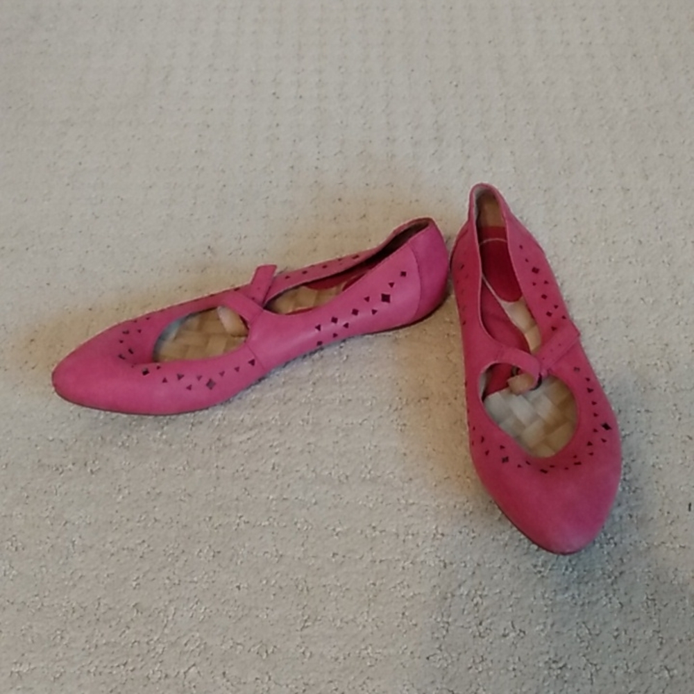 Born pink Mary Jane flats size 6